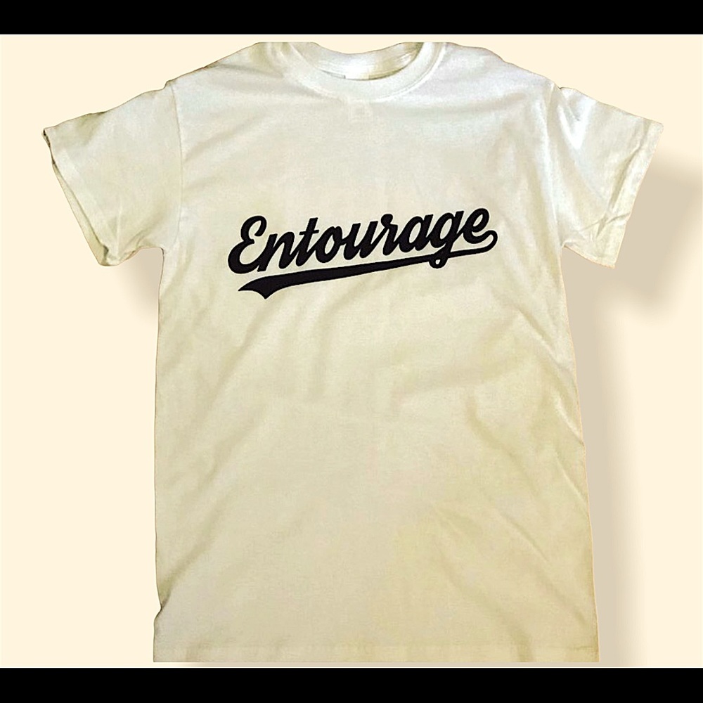 White tee Entourage